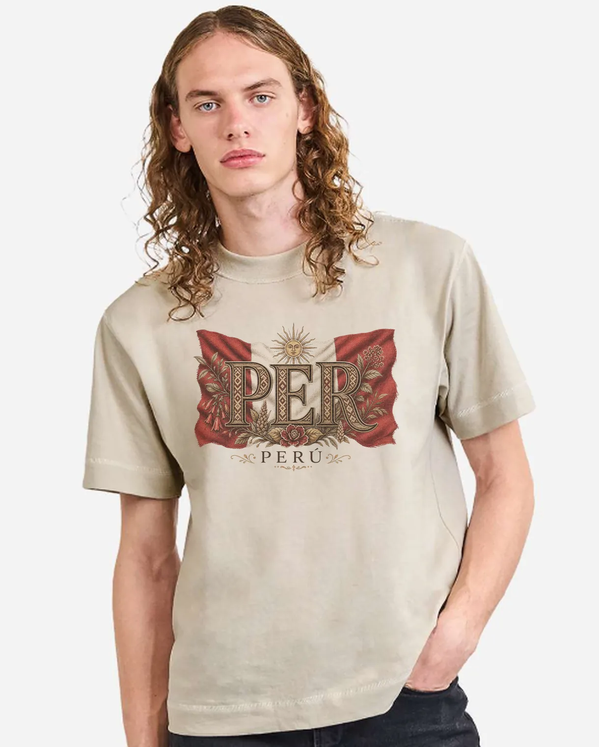 Camiseta oversized Cream con el diseño Perú — Código de Origen estampado al frente