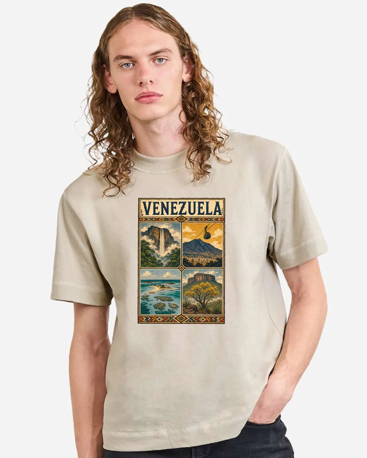 Camiseta oversized Cream con el diseño Venezuela — Cuatro Raíces estampado al frente
